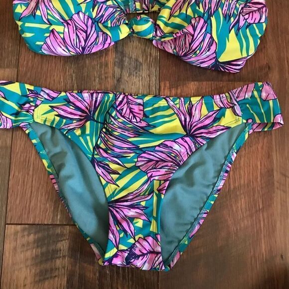 Tropical Bikini 2-PC green pink yellow Swimsuit Bathing Suit Sz M New w/tags - Picture 2 of 5